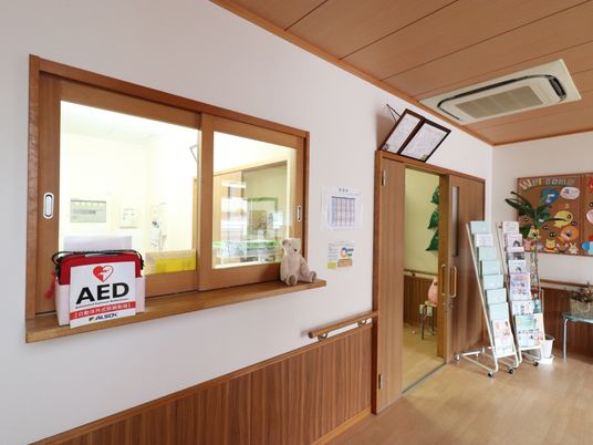 エントランスと掲示物装飾