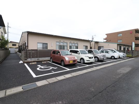バリアフリーの駐車場