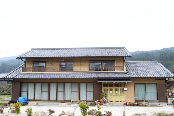 温かみのある建物外観