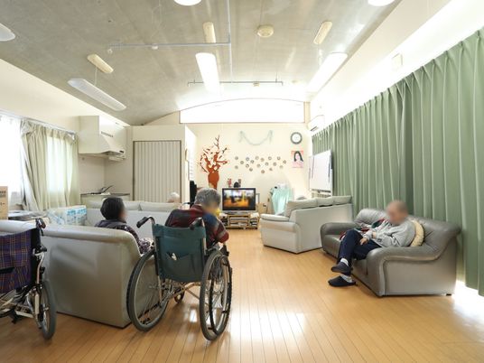 共用リビングの日常風景