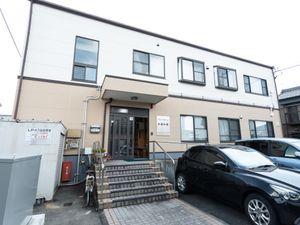 明るく清潔な建物外観