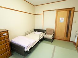 落ち着いた雰囲気の居室