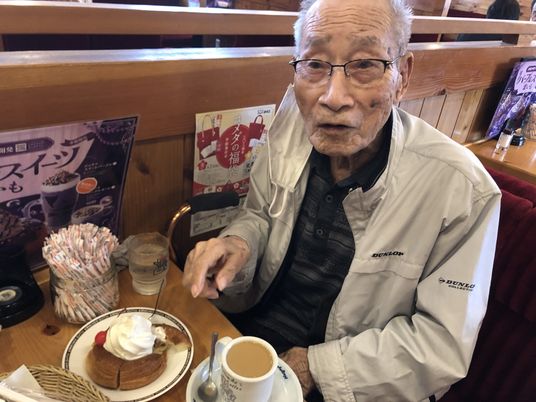 老人と洋菓子