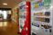 自動販売機のある通路