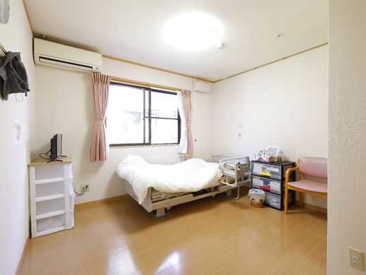 明るく整った居室