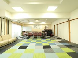 多目的利用可能な広間