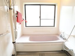 清潔な浴室の空間