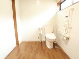 バリアフリートイレの内観