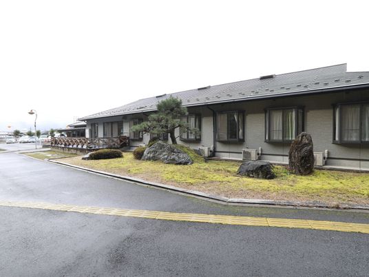 落ち着いた雰囲気の外観