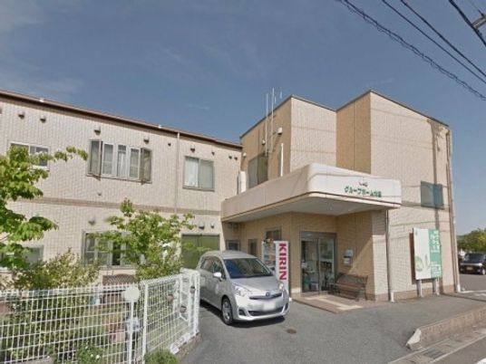 建物の外観とエントランス