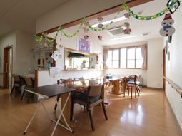 明るい食堂の様子