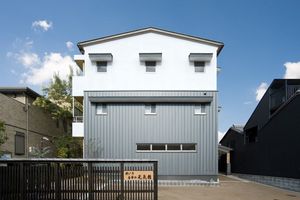 清潔感のある建物の外観