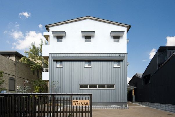 清潔感のある建物の外観