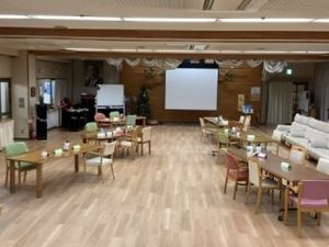 広々としたラウンジ