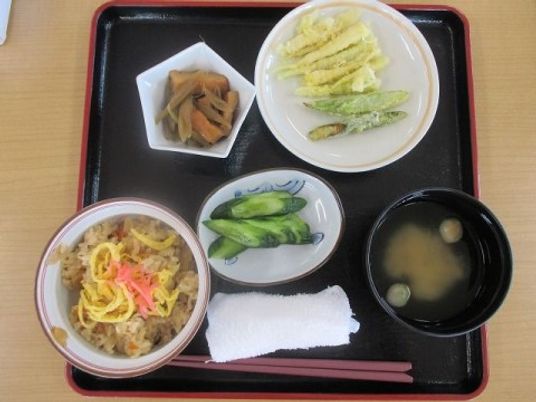 和食スタイルの食事内容