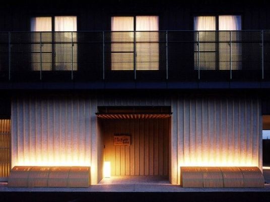 夜の外観照明エントランス