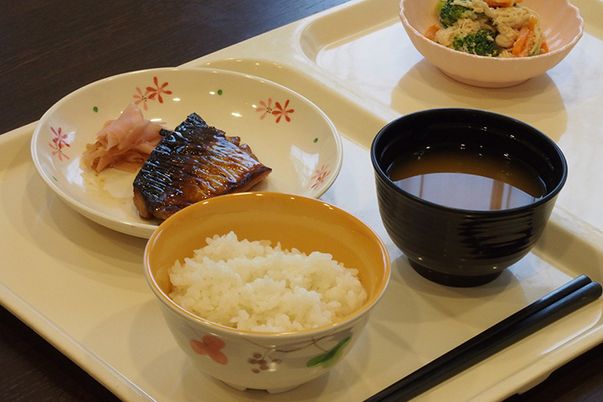 彩り豊かな食事　食堂