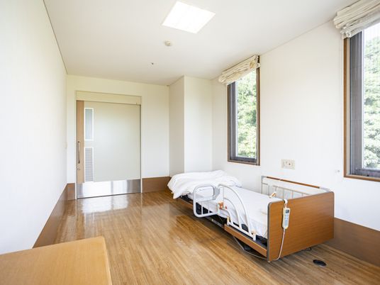 ベッドが並ぶ居室