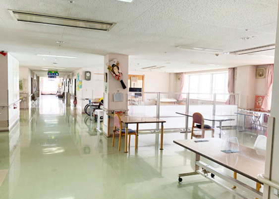 明るい廊下