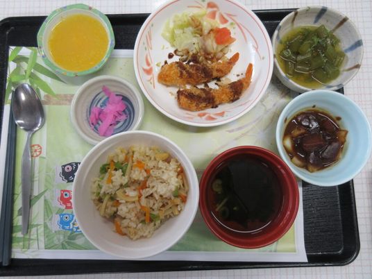 食事例　食堂