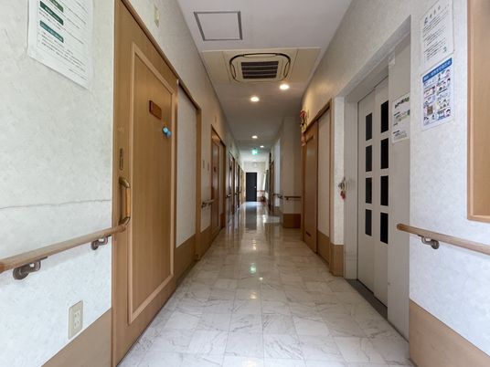 長い廊下