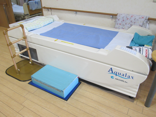 特殊なバスタブ浴室