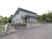 広々とした外観の建物