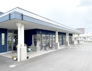 自転車が置かれた建物