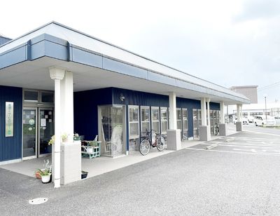自転車が置かれた建物