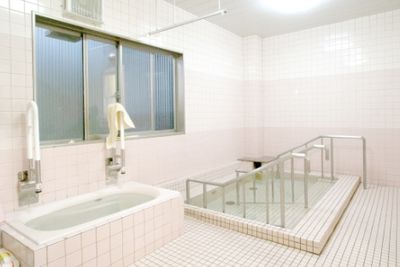 広い浴室の様子
