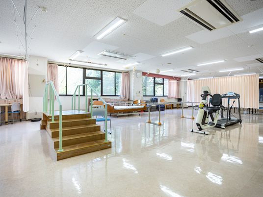機能訓練室の広い空間  