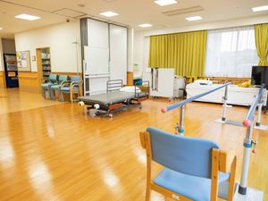 明るい設備の訓練室