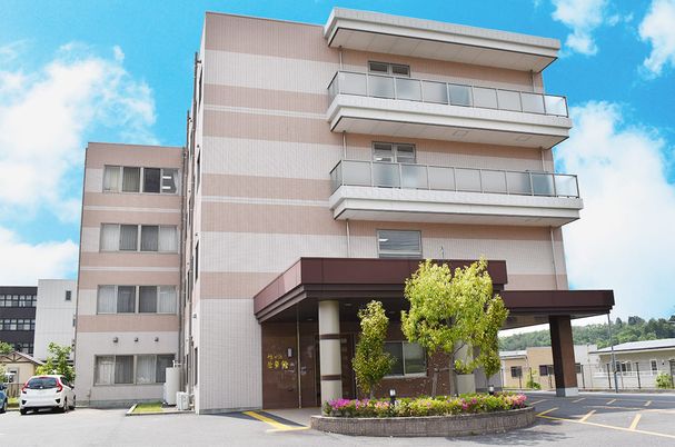 ケアスタッフ募集の施設外観
