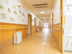 手すりのある廊下