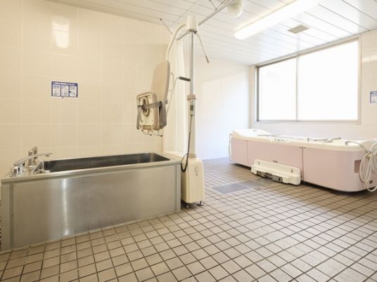 入浴設備の浴室