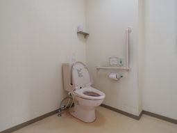 安全配慮のトイレ設備