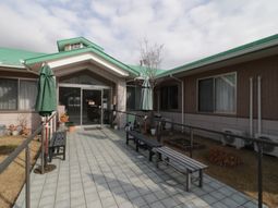 広々とした施設のエントランス