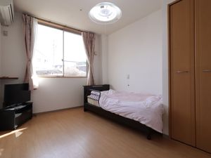 広々とした明るい居室