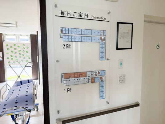 情報掲示の廊下