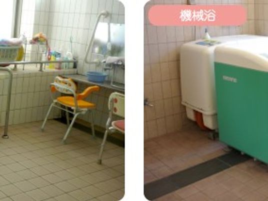 明るい浴室の洗い場  