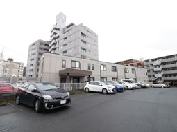 都会の建物外観