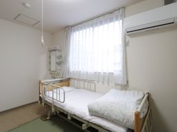 整った居室の一角