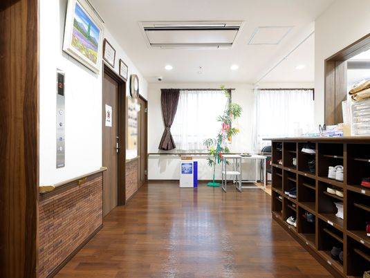 清潔な廊下の光景