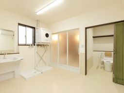 清潔感のあふれる浴室