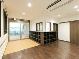 明るい玄関スペース