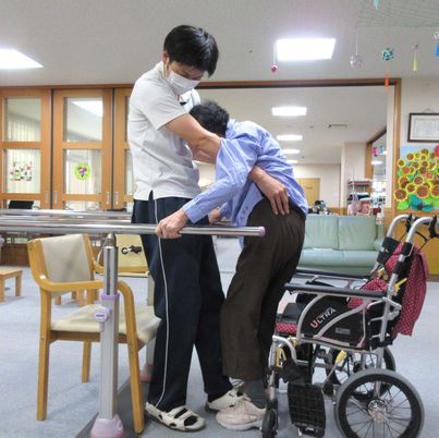 介護の様子の室内