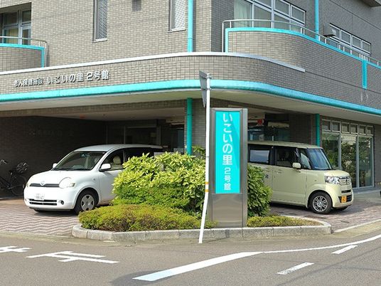 建物外観の車寄せ  