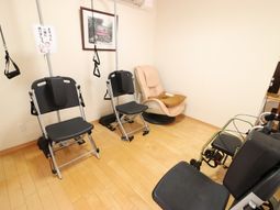 トレーニング機器のある部屋
