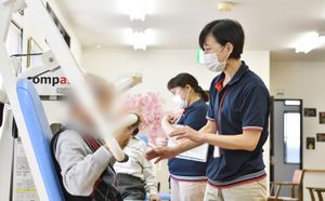スタッフが交流する機能訓練室