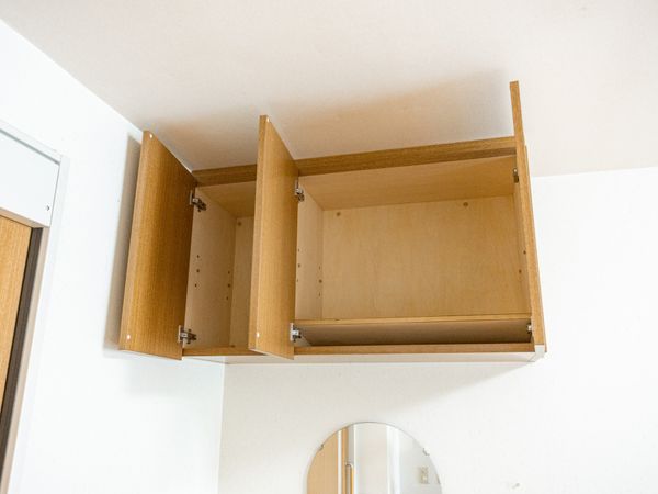 洗面台上の収納棚  